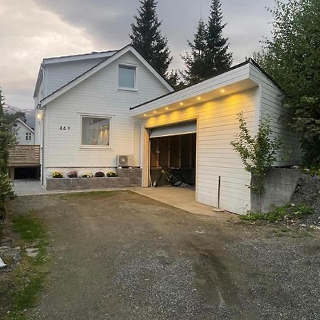 Et Fint Og Stort Enebolig Sentralt I Voss! Villa Eksteriør bilde